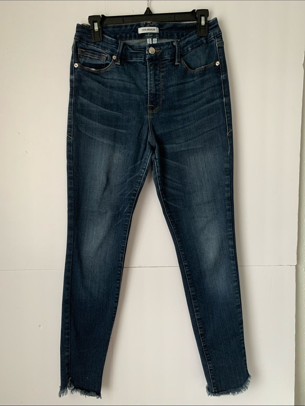 Good American Women Dark Wash Skinny Jeans with Frayed Hem Size 8/29